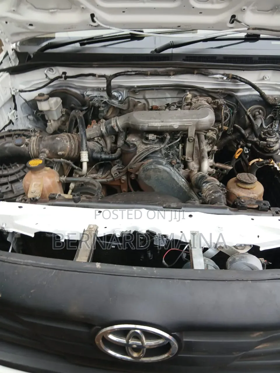 Toyota Hilux 2011 White
