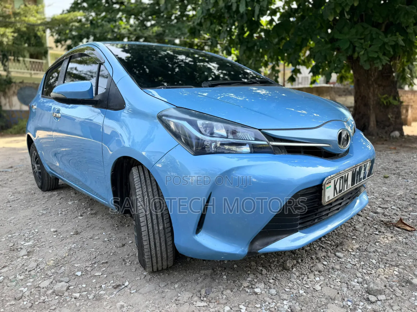 Toyota Vitz 2016 Blue