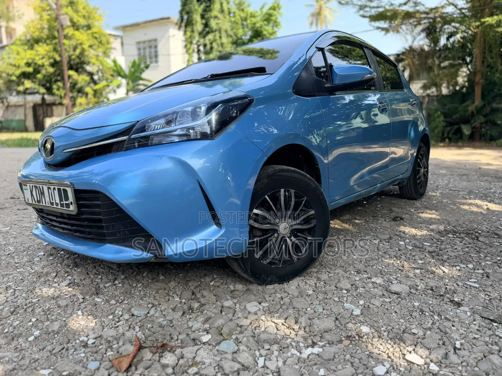 Toyota Vitz 2016 Blue