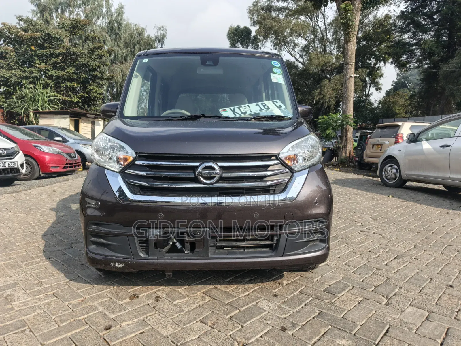 Nissan Dayz Roox 2019 Maroon