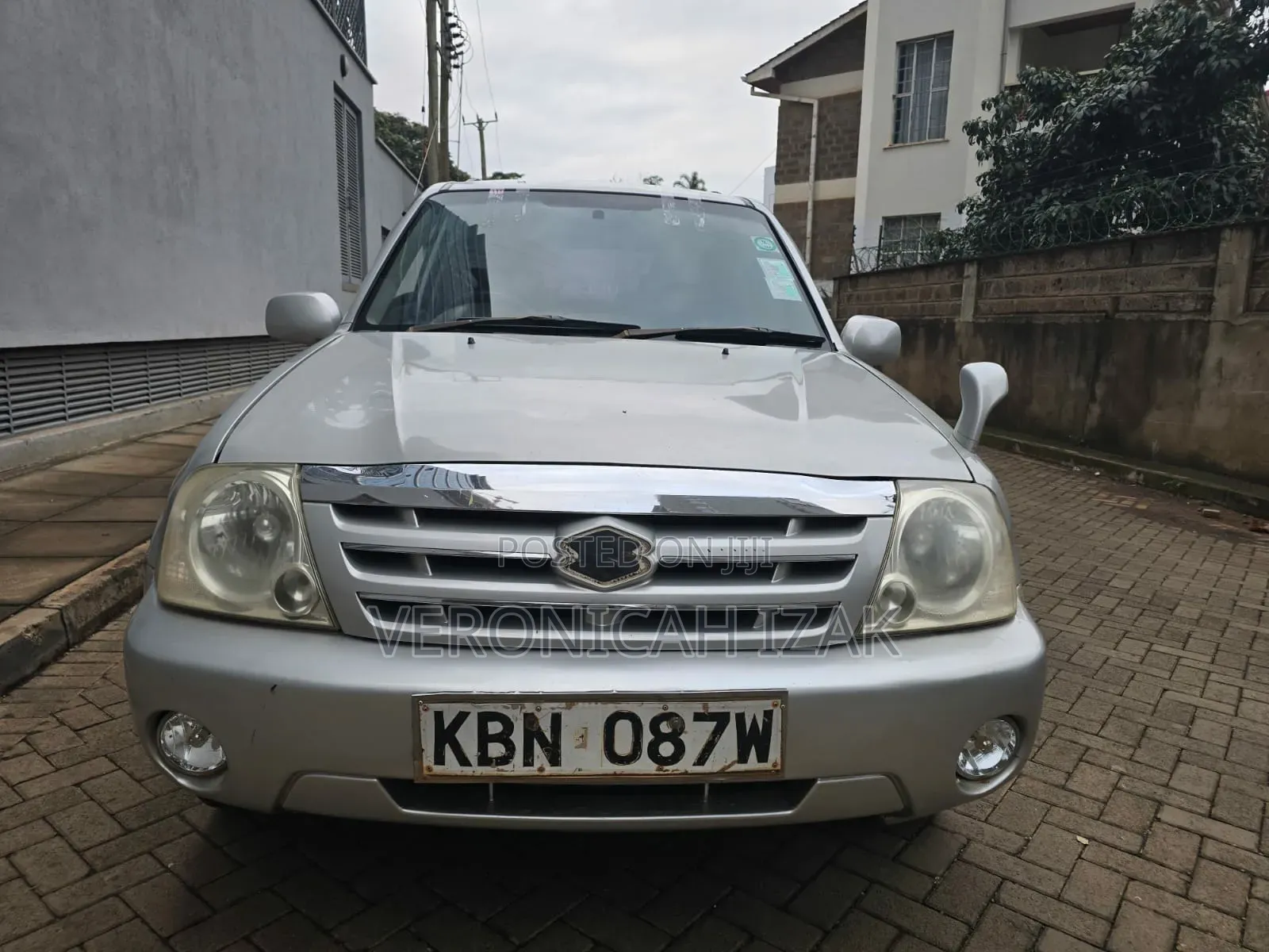 Suzuki Escudo 2004 Silver