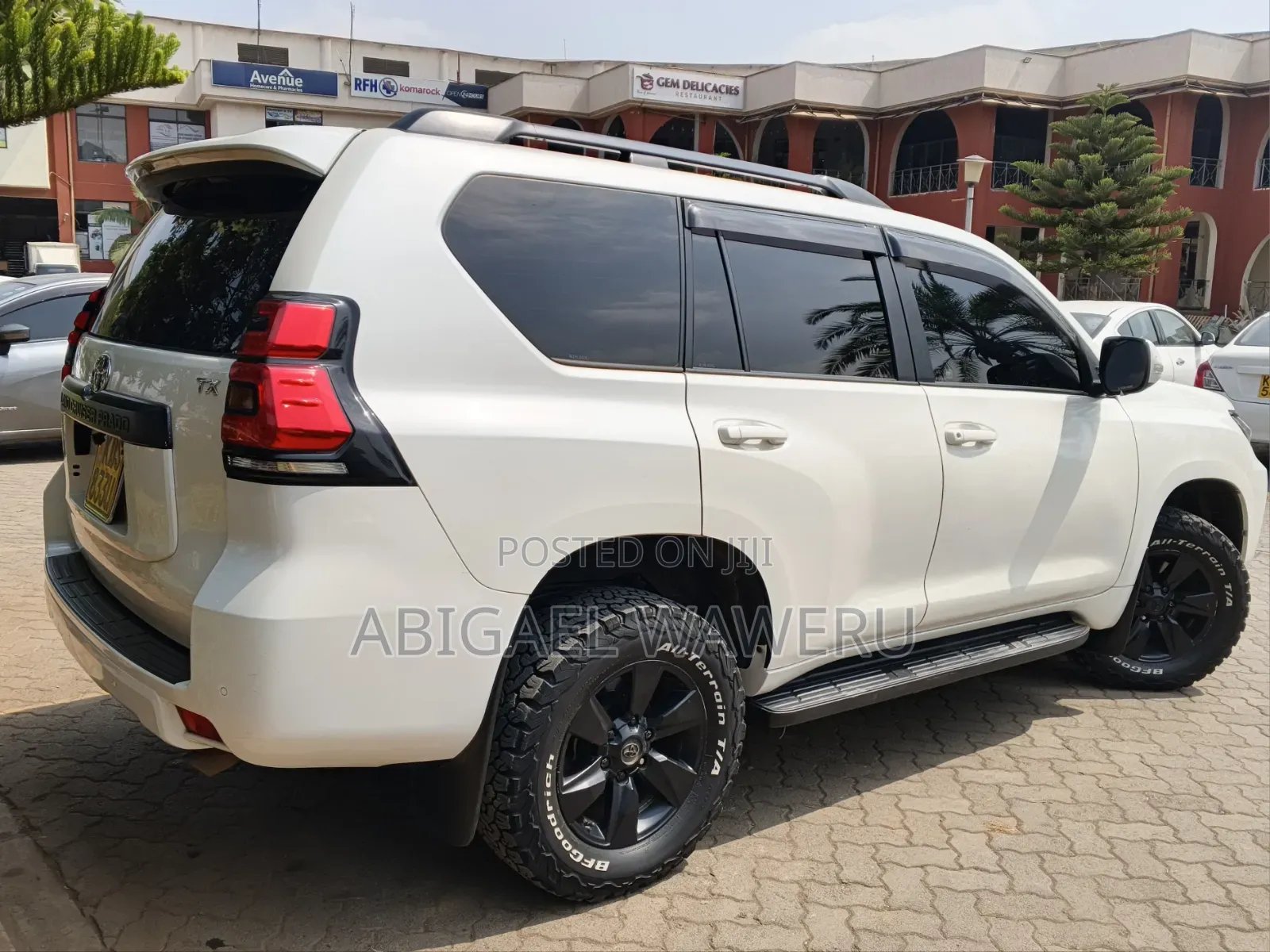 Toyota Land Cruiser Prado 2019 White