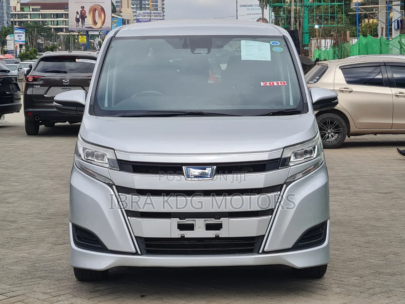Toyota Noah 2019 Silver