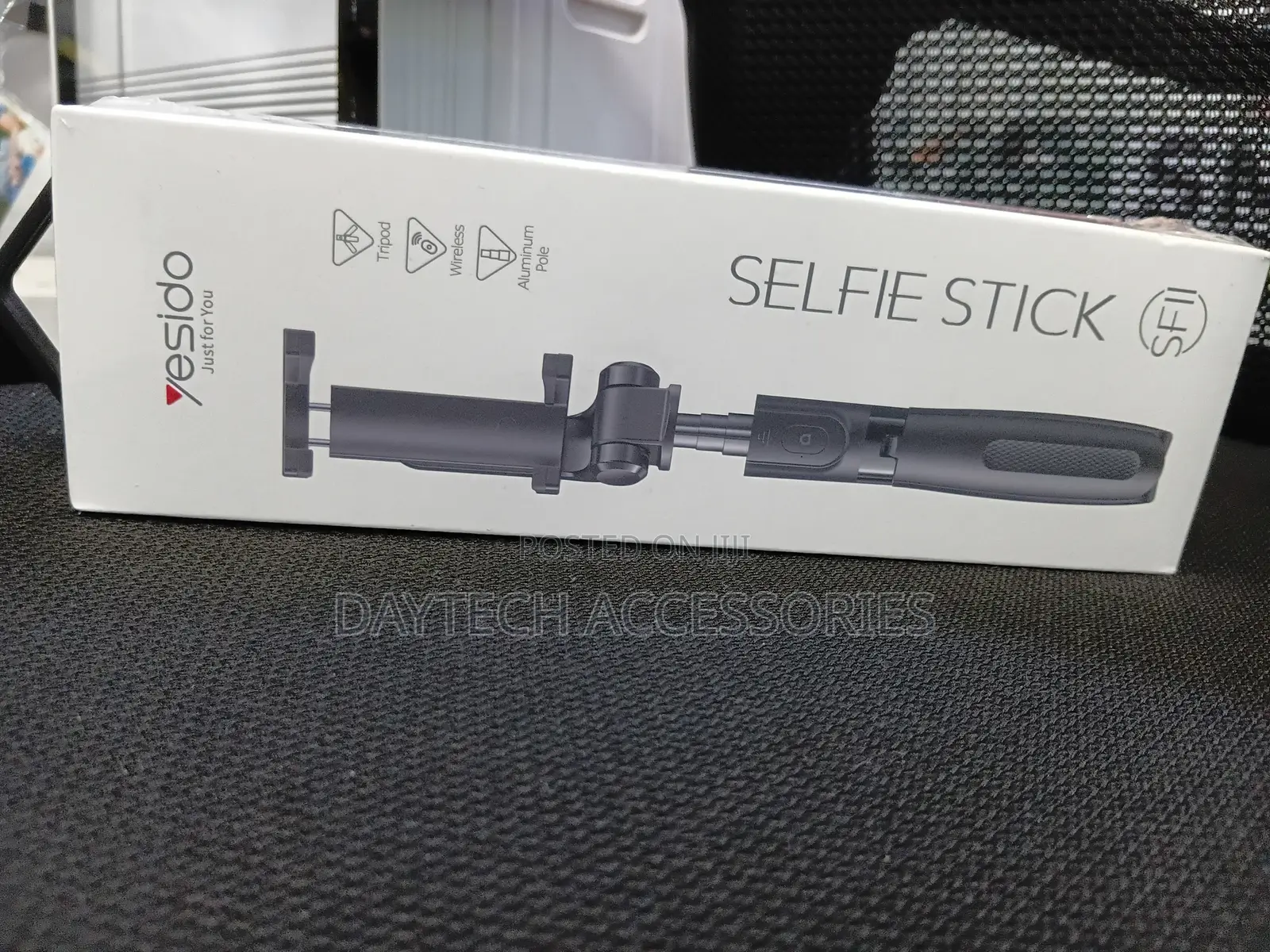 Yesido Sf11 Retractable Tripod Stand / Selfie Stick - Black