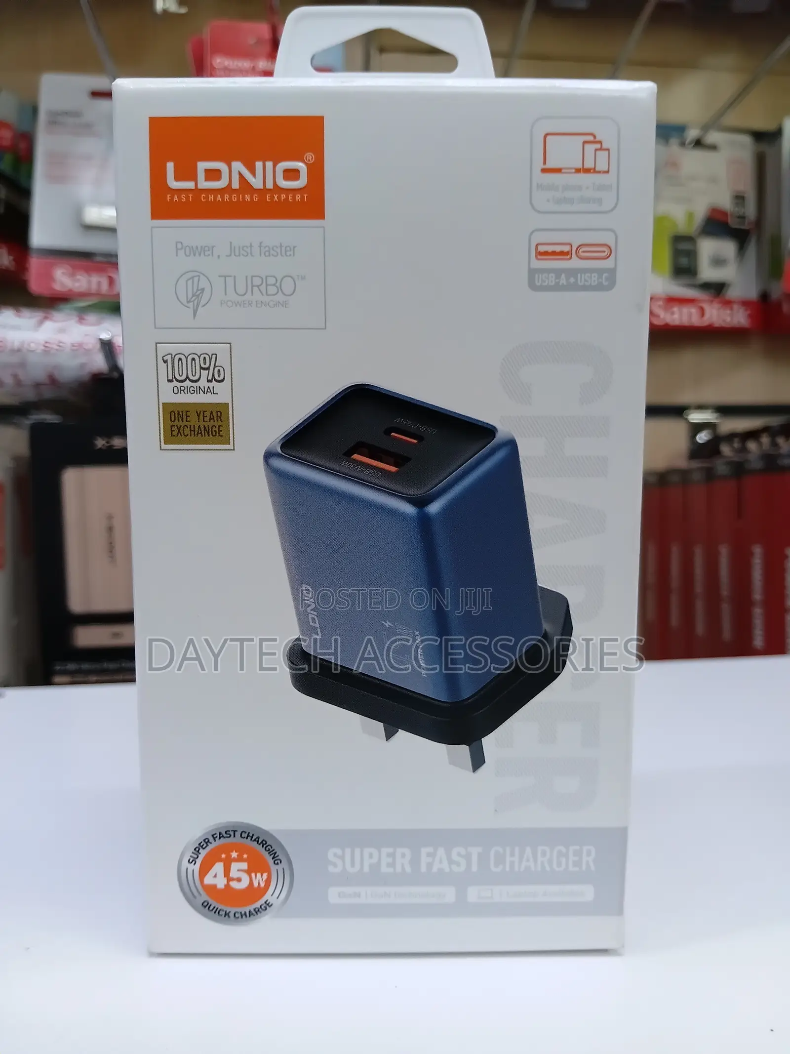 This Is a Ldnio Q12 45w Gan Super Fast Charger.
