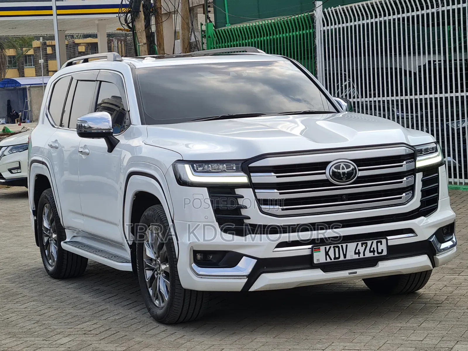 Toyota Land Cruiser 2021 White