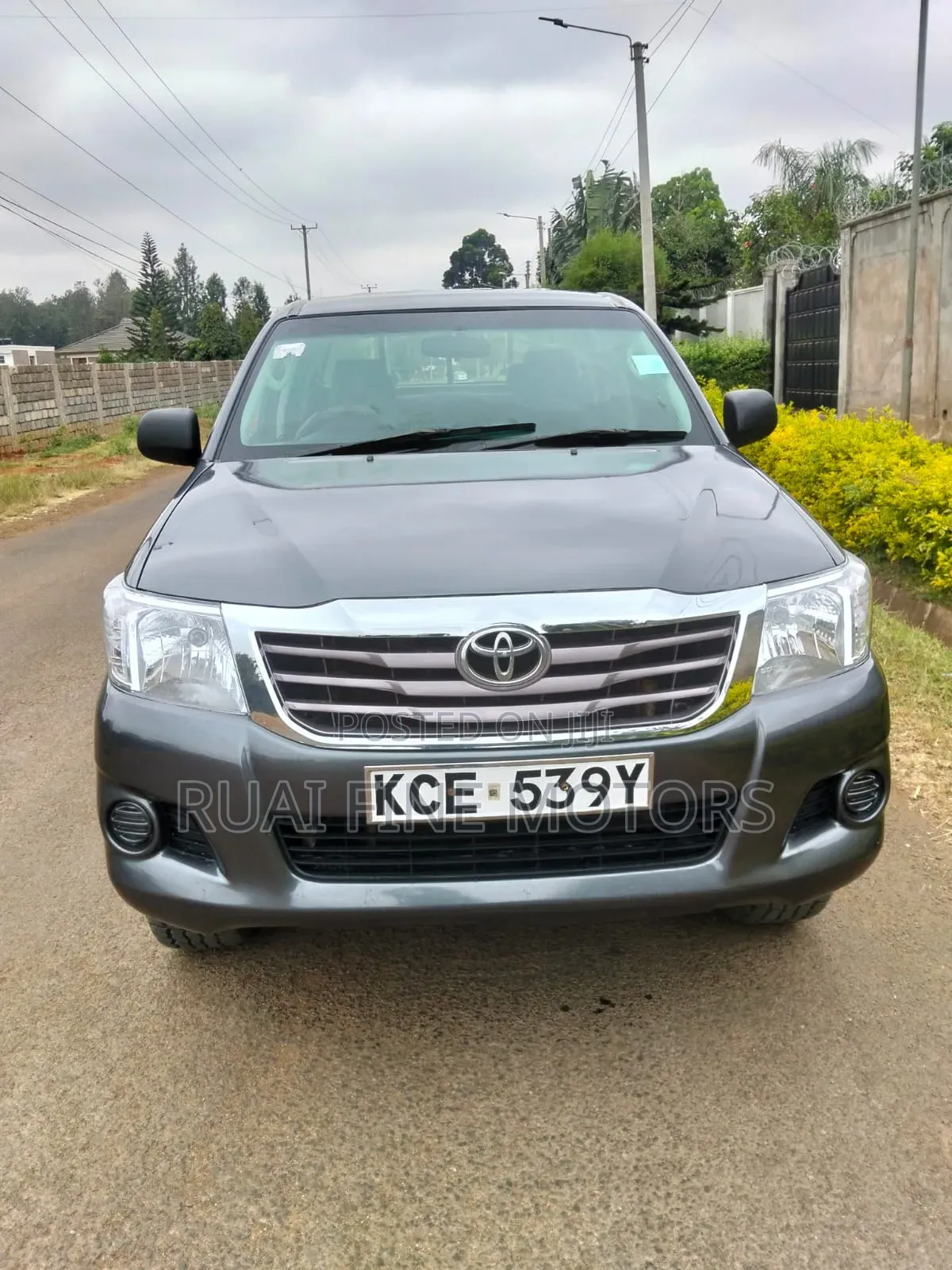 Toyota Hilux 2015 Gray