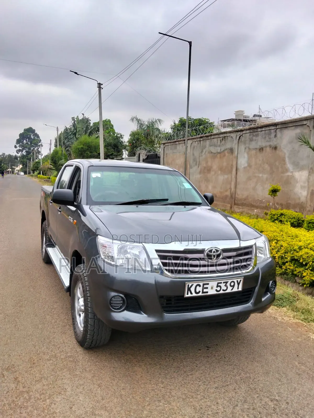 Toyota Hilux 2015 Gray