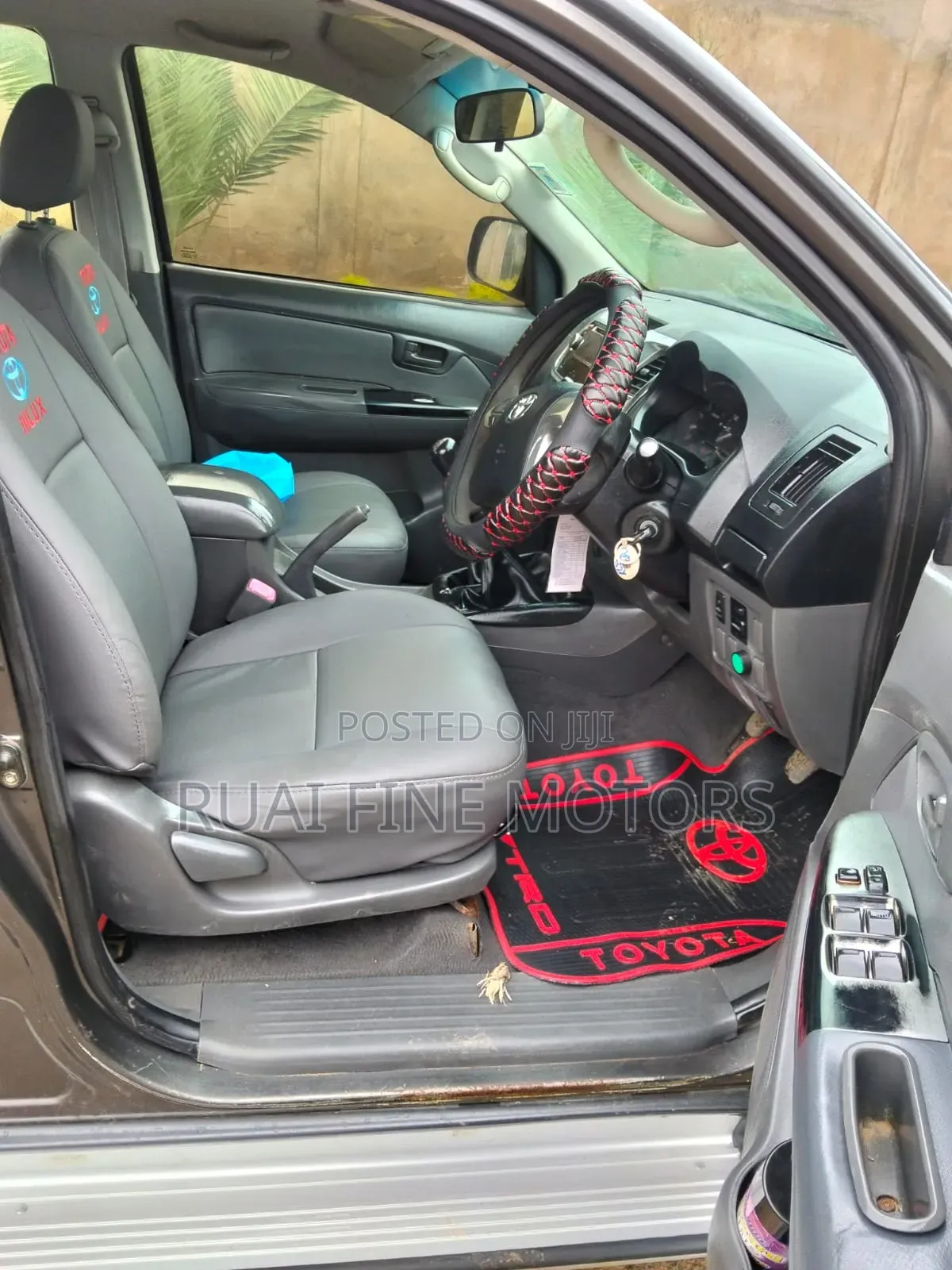 Toyota Hilux 2015 Gray