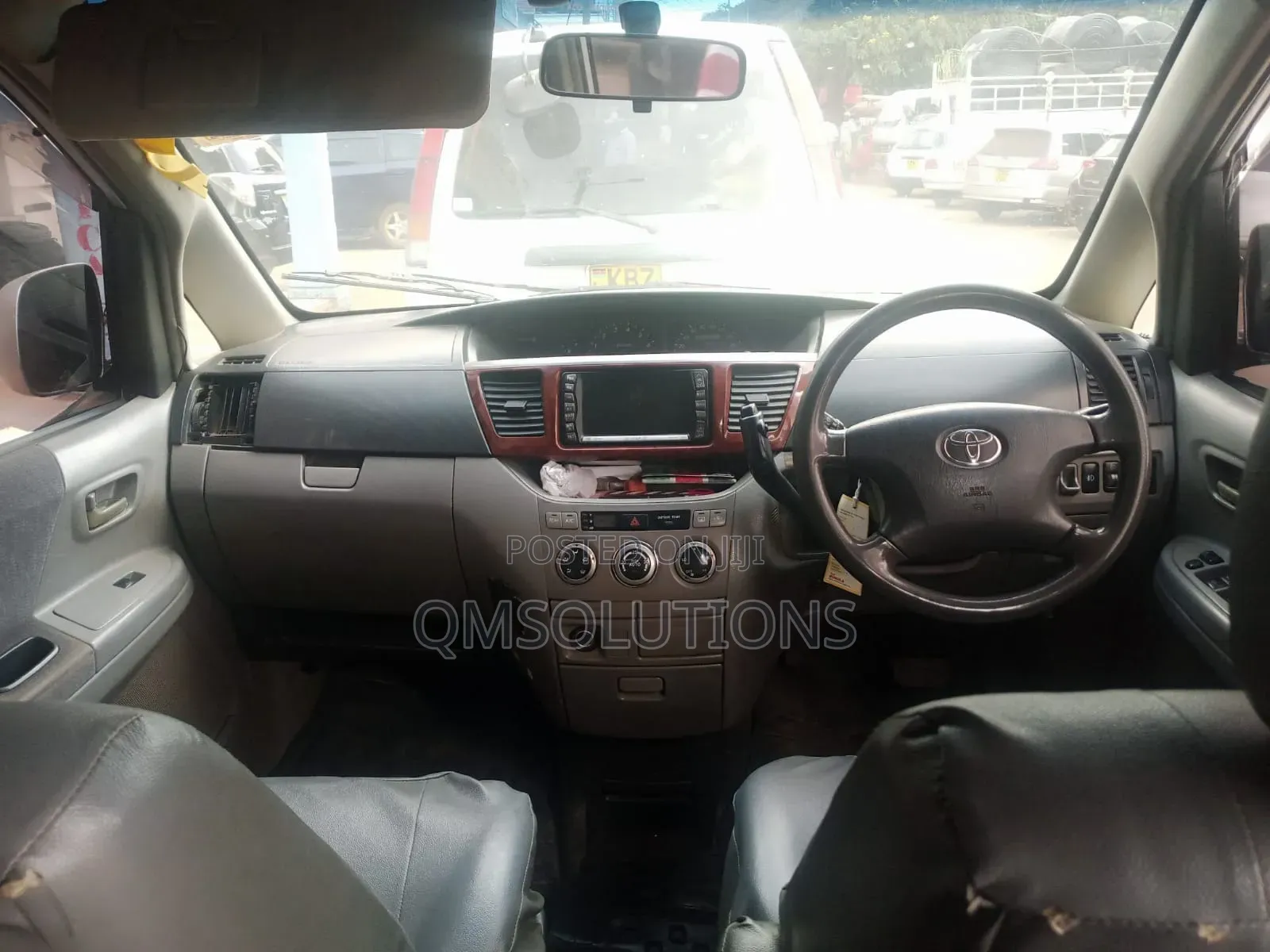 Toyota Noah 2005 Silver