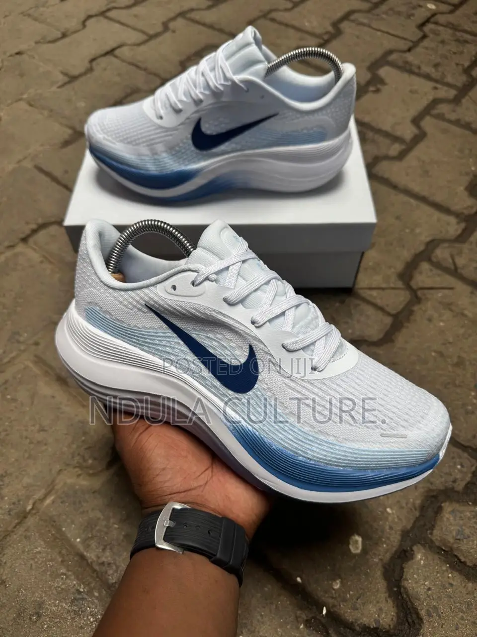 Nike Vomero Plus