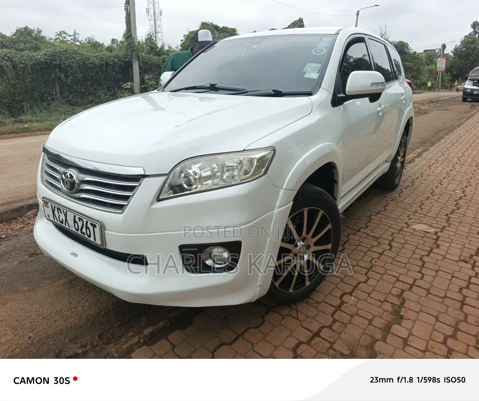 Toyota Vanguard 2013 White