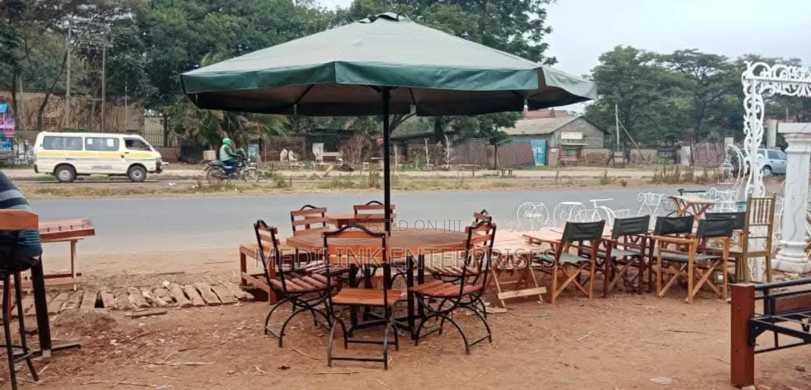 Carnal Six Seater Shade +Table +Parasol
