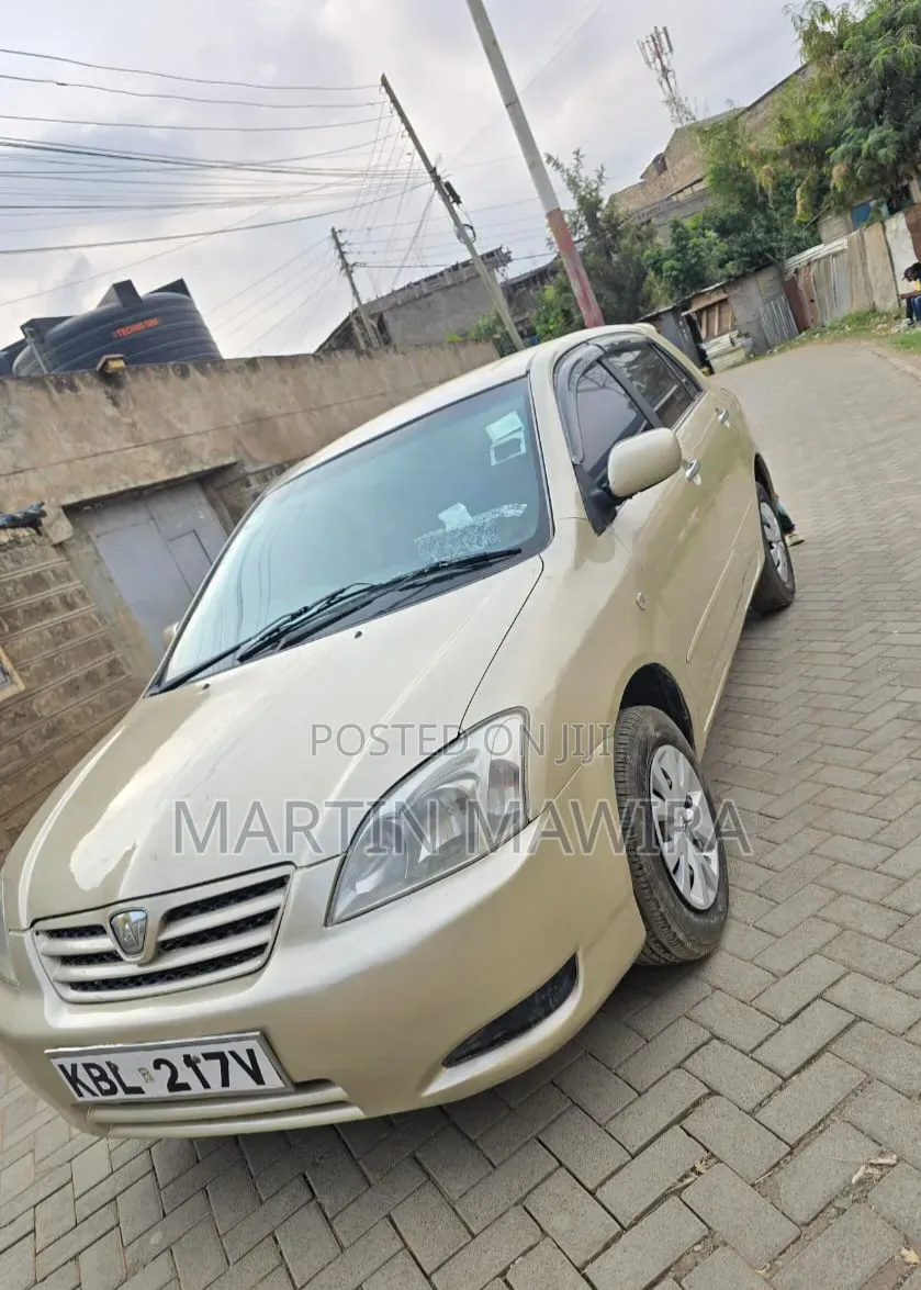 Toyota Corolla RunX 2003 Gold