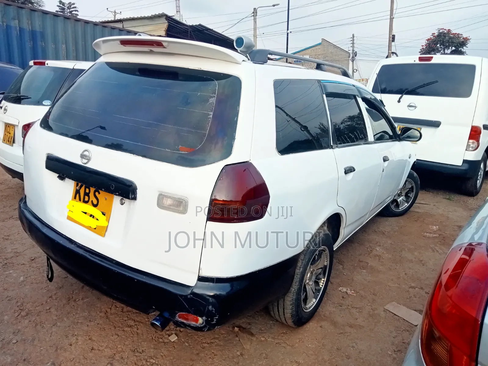Nissan Advan 2002 White