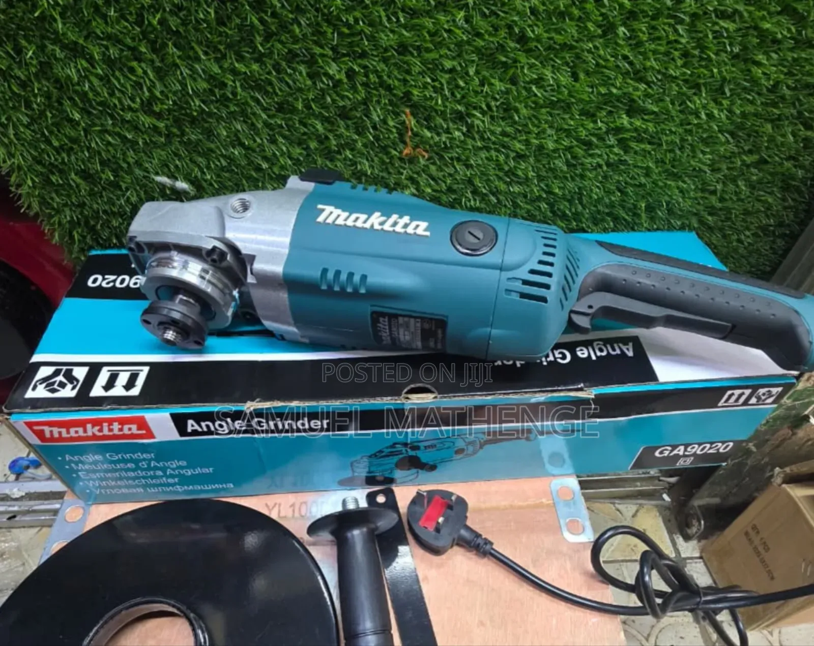 Makita 9 Inch Heavy-Duty Corded Angle Grinder