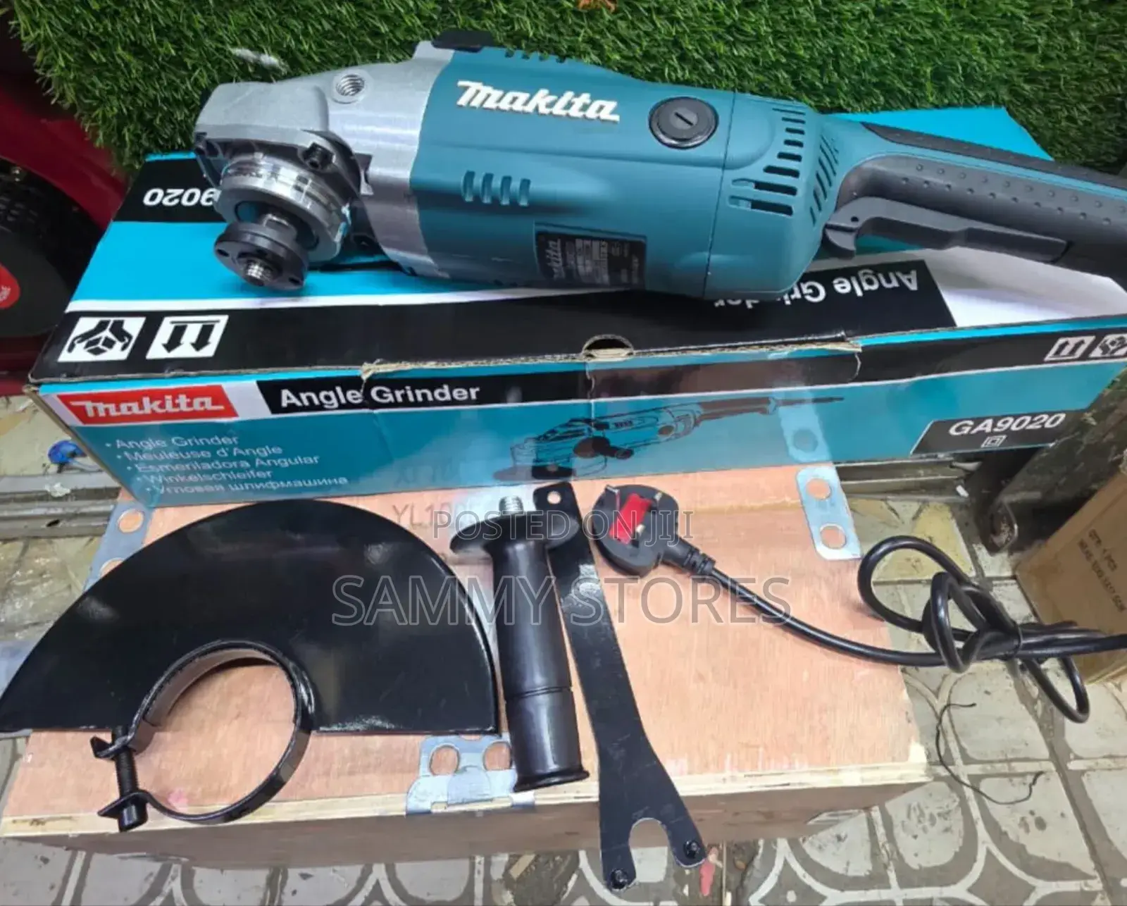 Makita 9-Inch Heavy-Duty Corded Angle Grinder Cutting Grinding