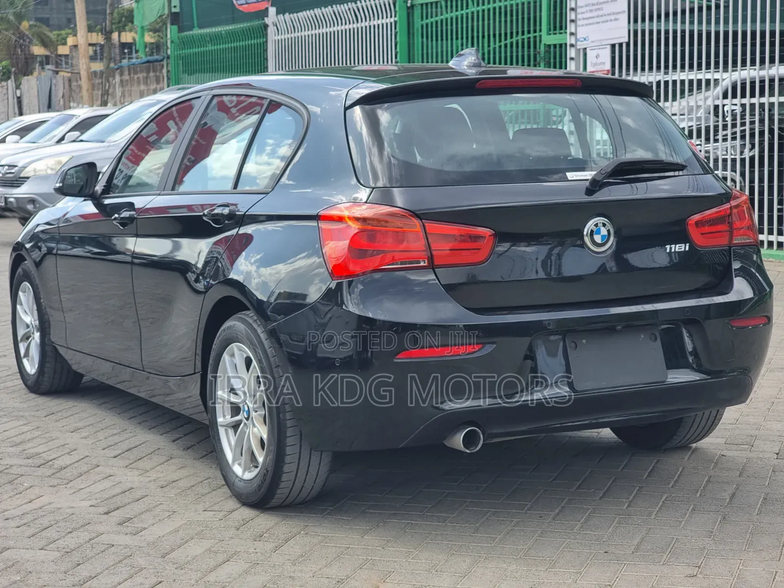 BMW 118i 2018 Black