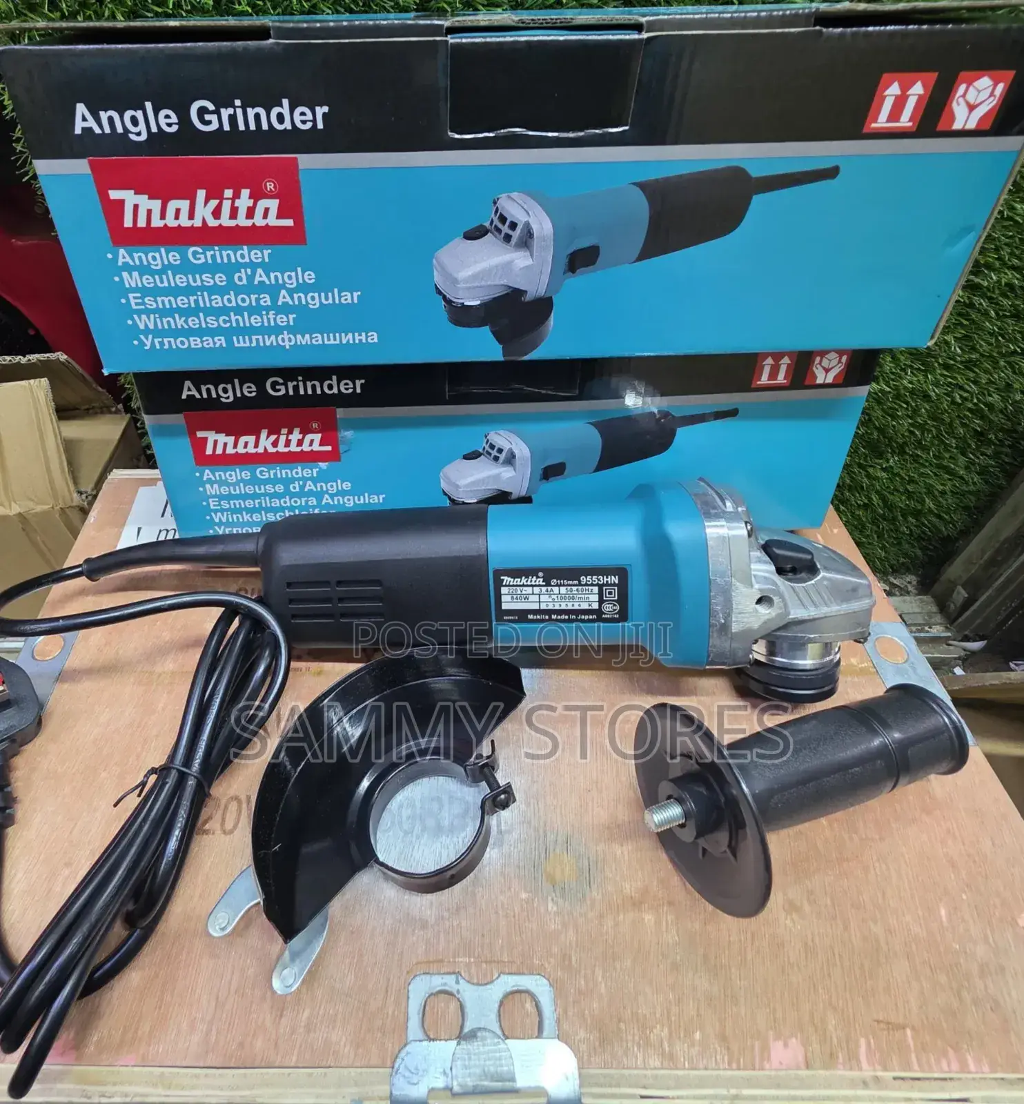 Makita 710w Angle Grinder – Compact 4" Metal Masonry Grinder