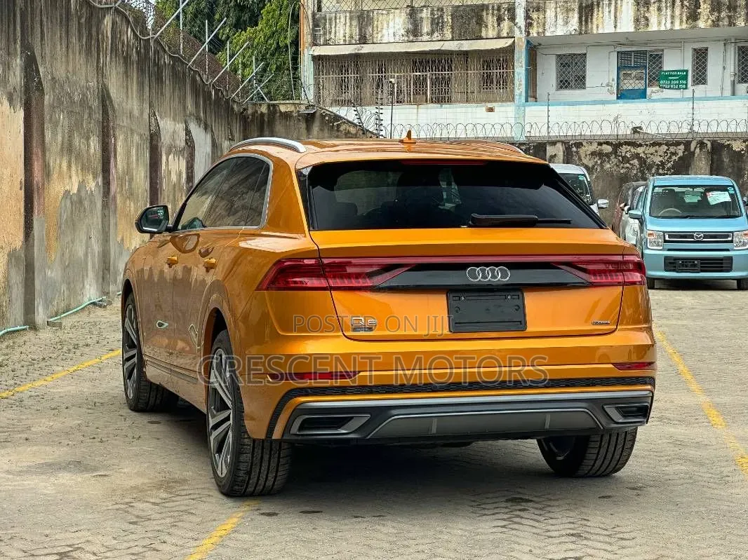 Audi Q8 55 Premium AWD quattro 2020 Orange