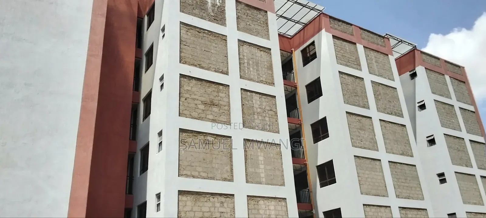 1bdrm Apartment in Gateway Mall Area for sale