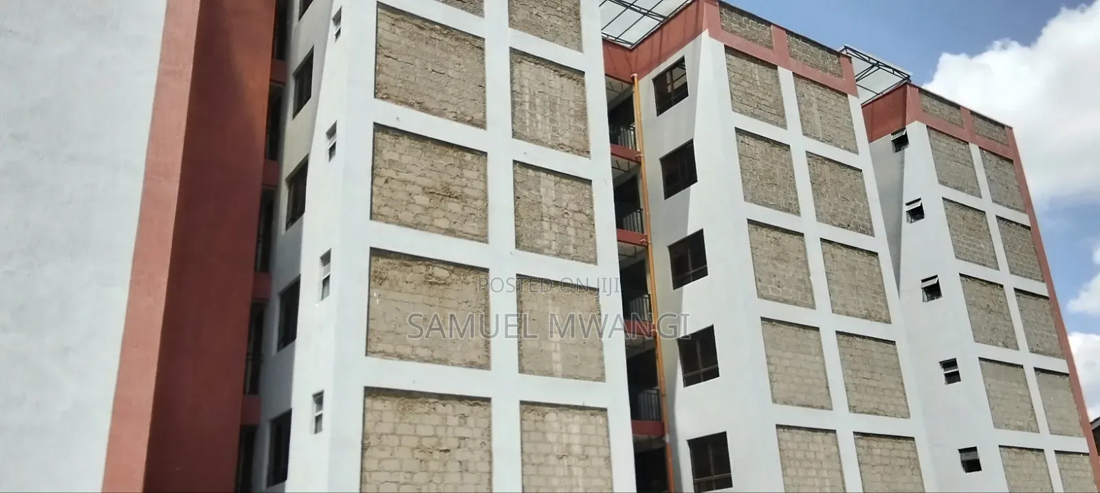 1bdrm Apartment in Gateway Mall Area for sale