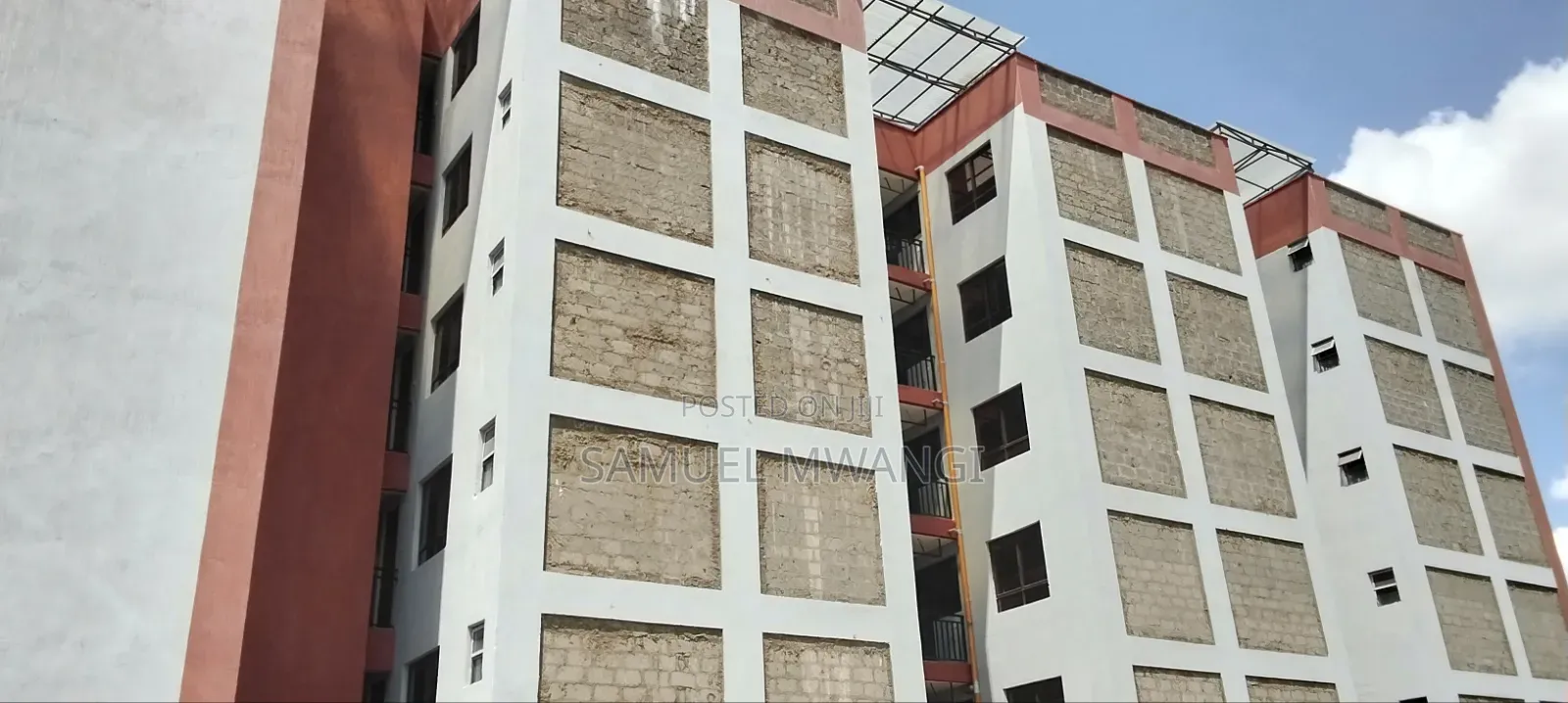 1bdrm Apartment in Gateway Mall Area for sale