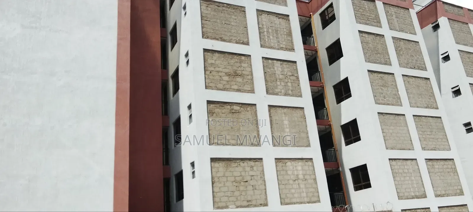 1bdrm Apartment in Gateway Mall Area for sale