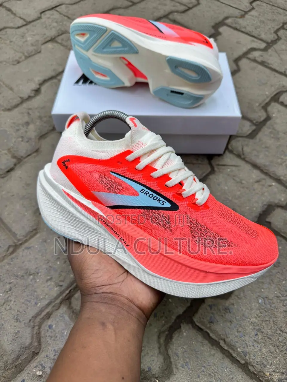 Brooks Hyperion Max 3