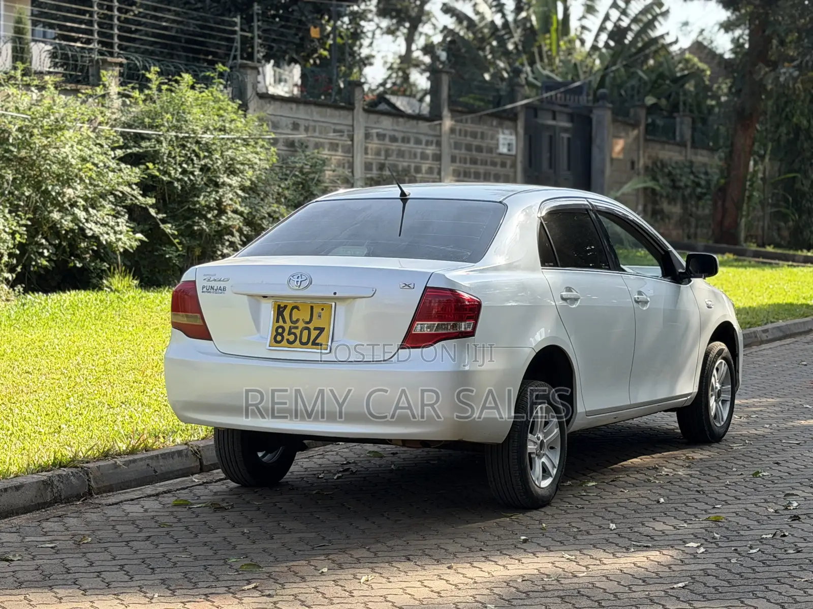 Toyota Axio 2009 White