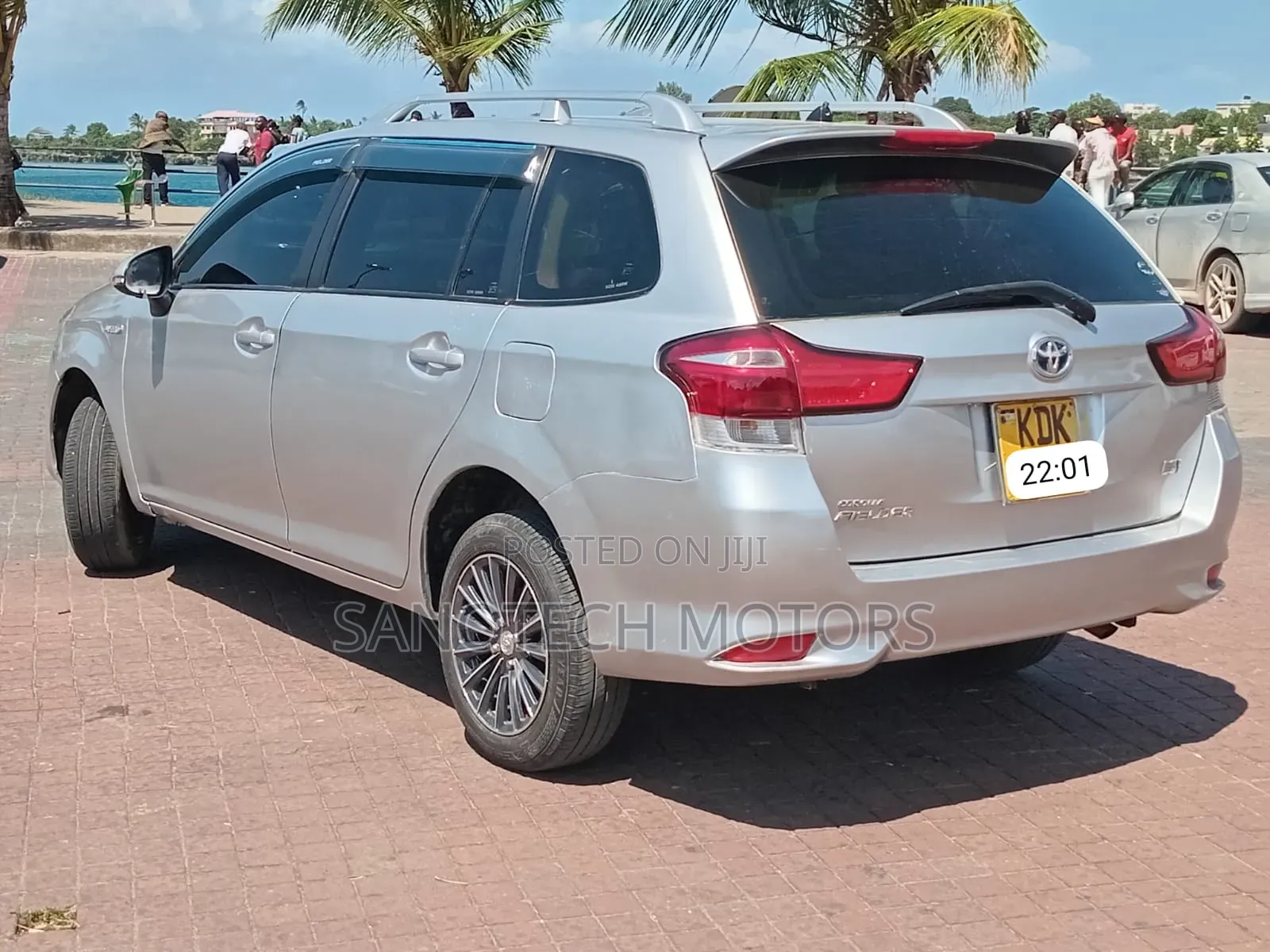 Toyota Corolla Fielder 2015 Silver
