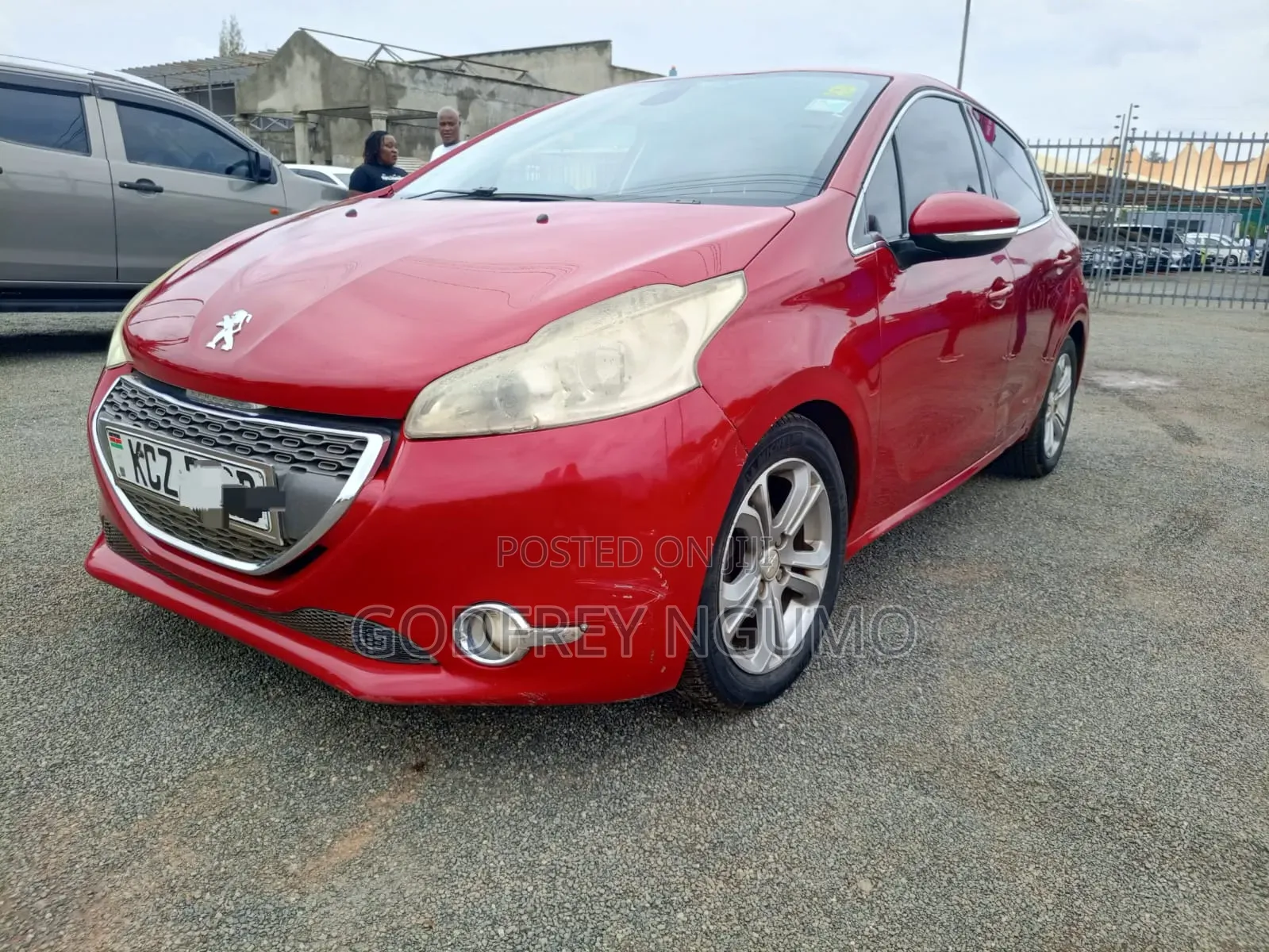 Peugeot 208 2013 Red