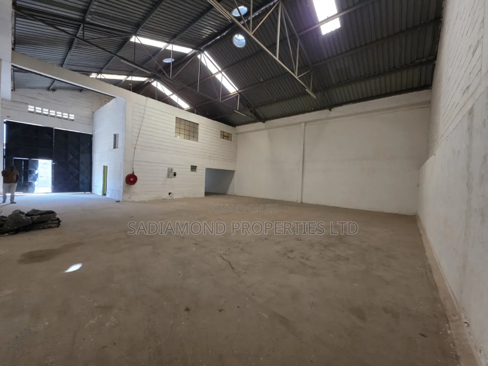 4000 SQFT Warehouse for Rent