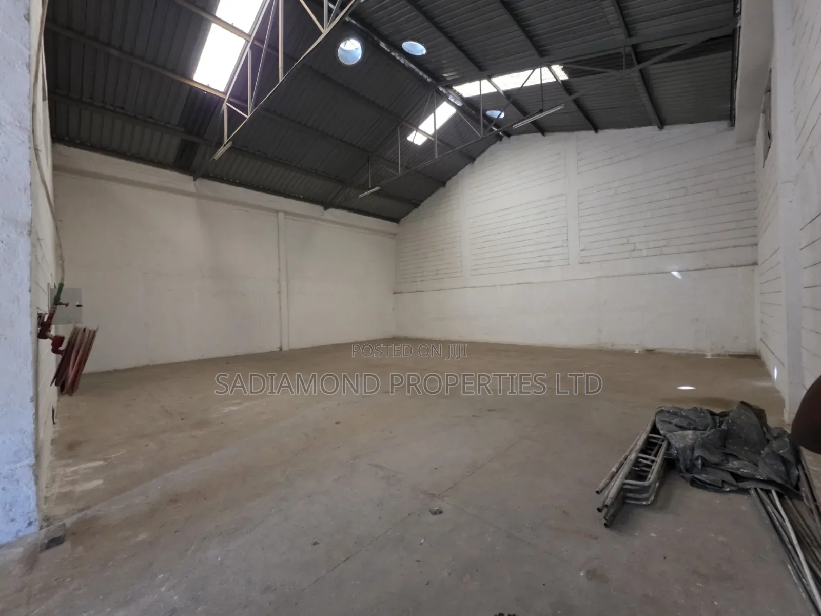 4000 SQFT Warehouse for Rent