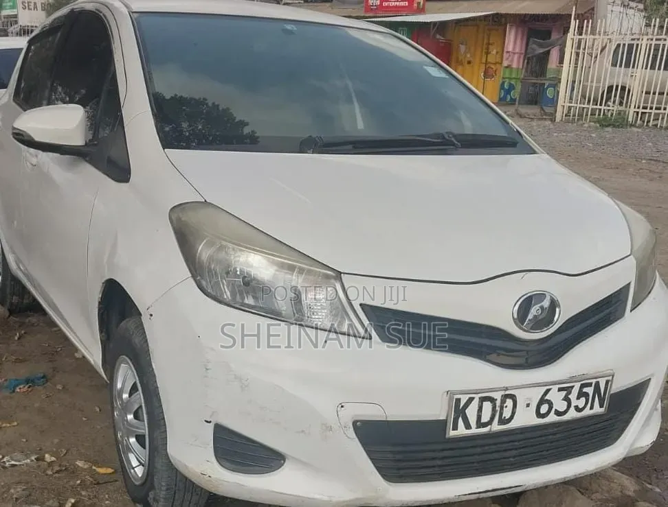 Toyota Vitz 2014 White
