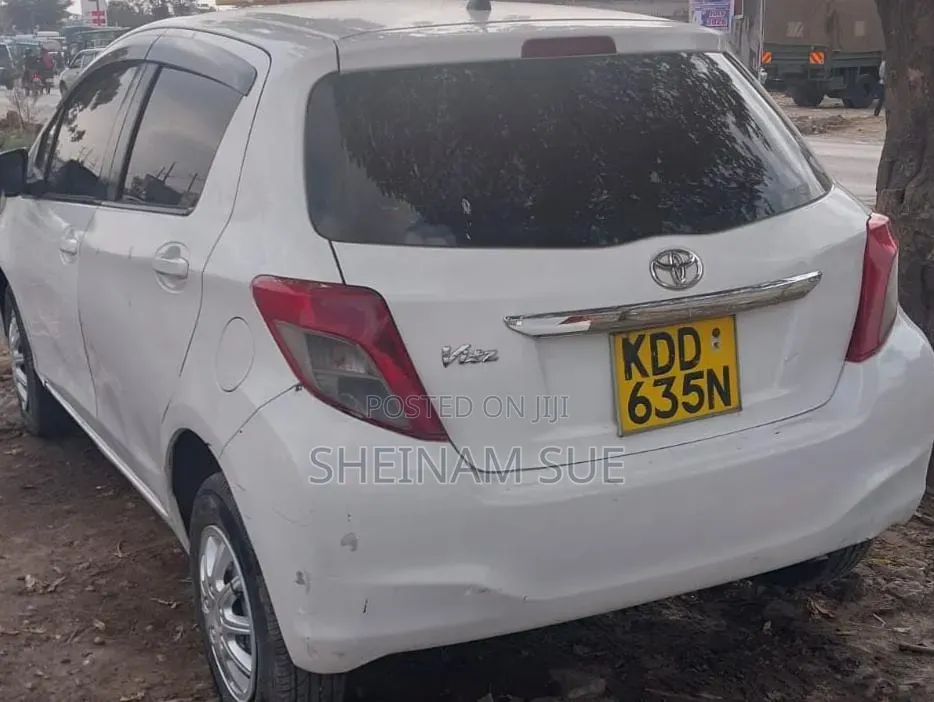 Toyota Vitz 2014 White
