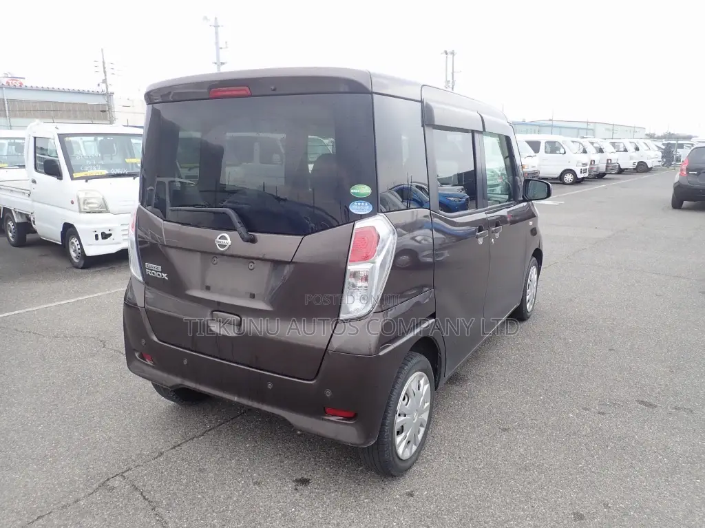 Nissan Dayz Roox 2019 Brown