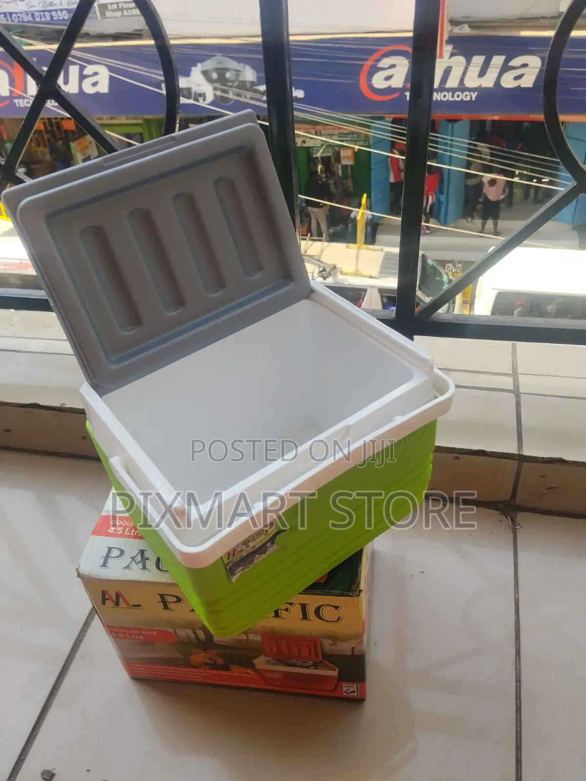 Pacific Ice Cooler Box 4.5 Litres in Assorted Colours Now at 1399