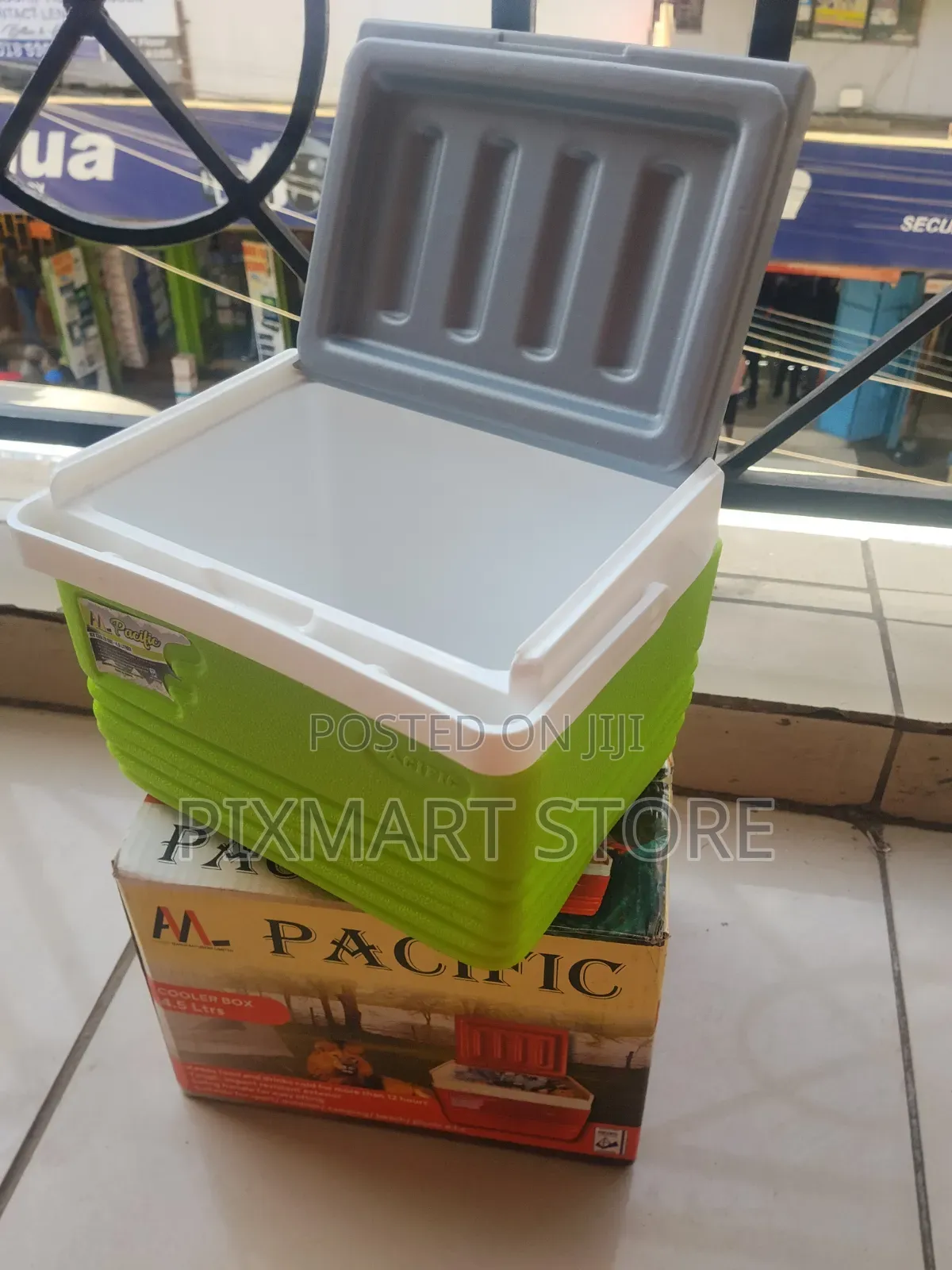 Pacific Ice Cooler Box 4.5 Litres in Assorted Colours Now at 1399