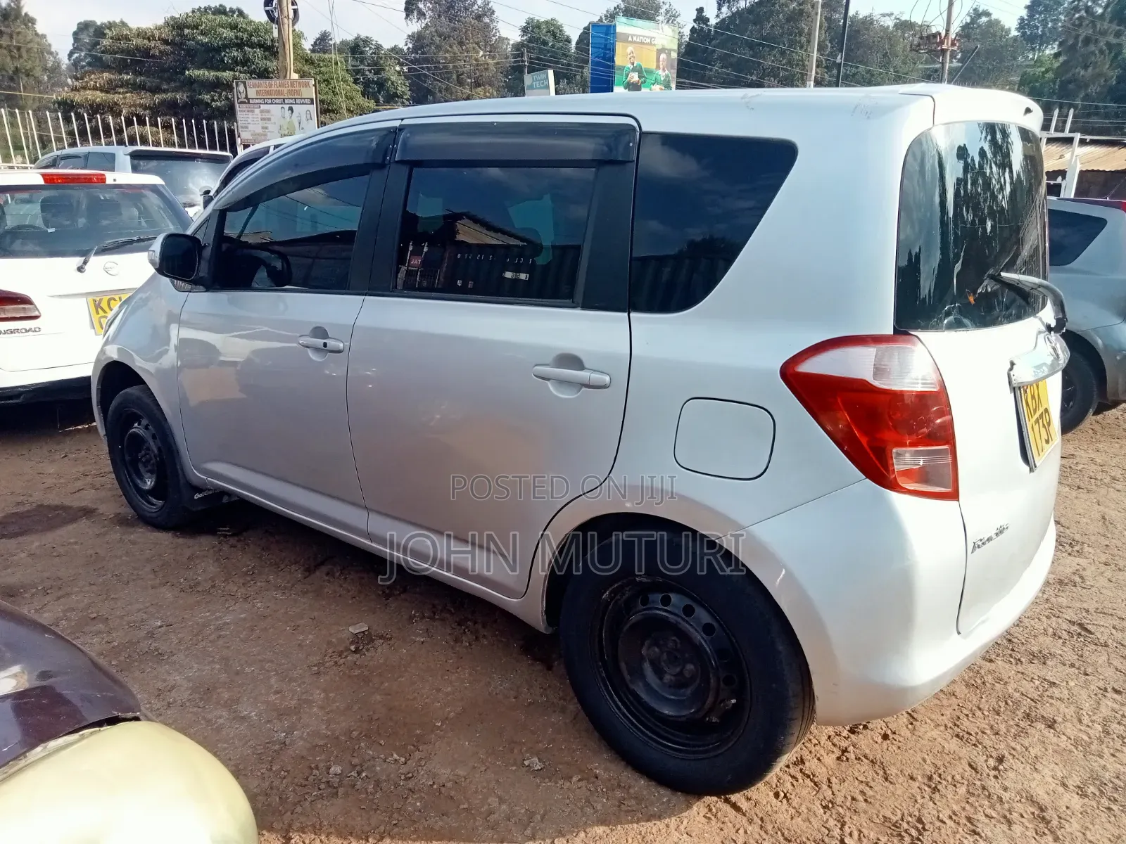 Toyota Ractis 2006 Silver