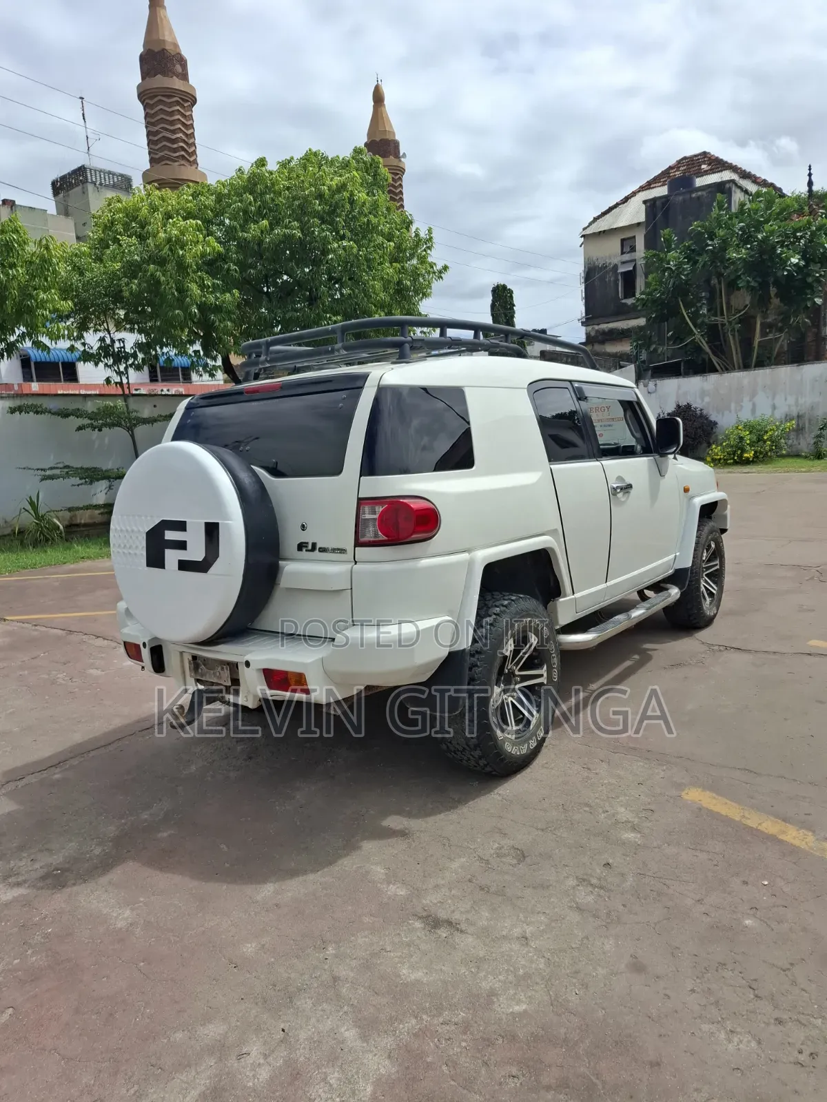 Toyota FJ Cruiser 2013 White