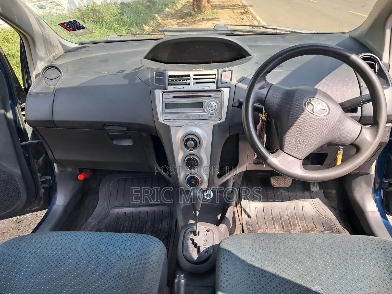 Toyota Vitz 2006 Blue