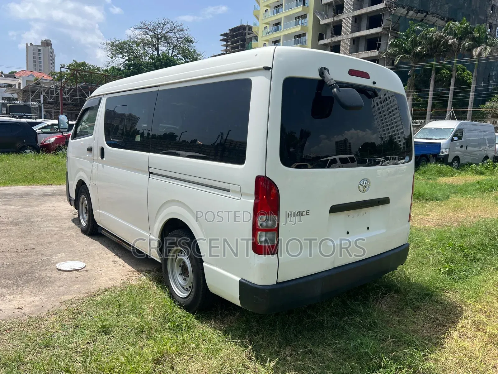 Toyota HiAce 2018 White