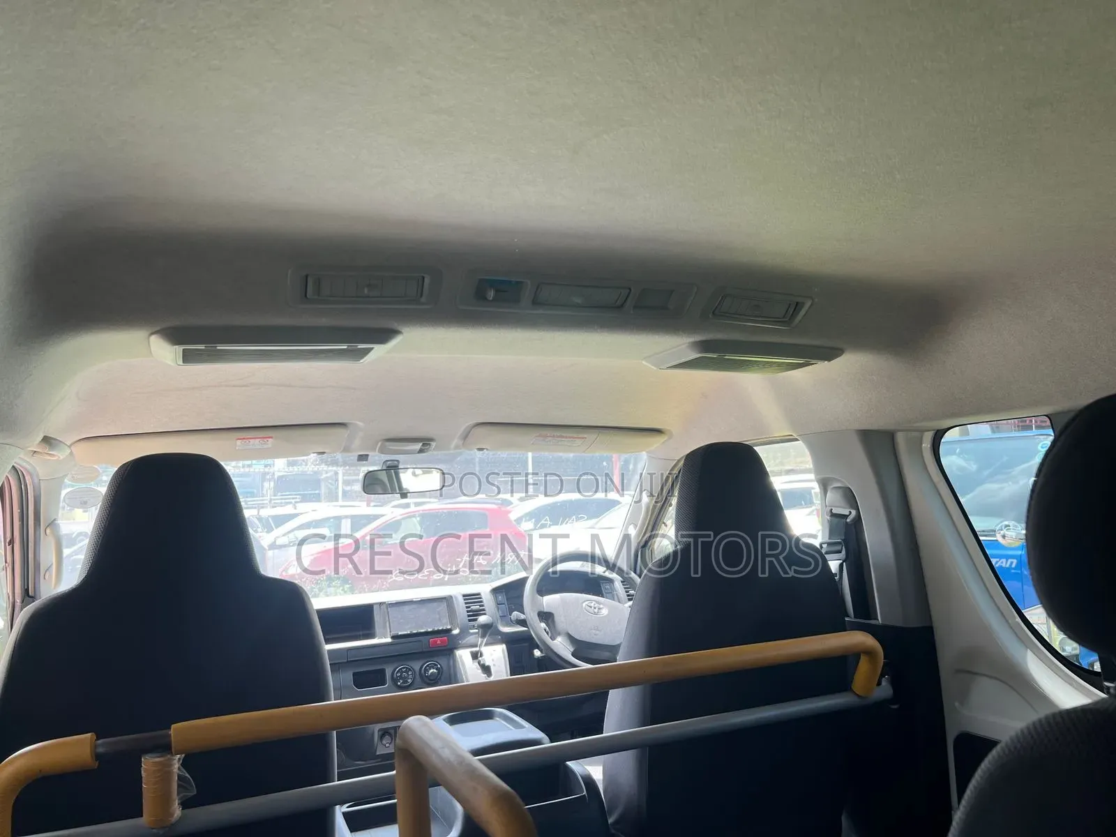 Toyota HiAce 2018 White