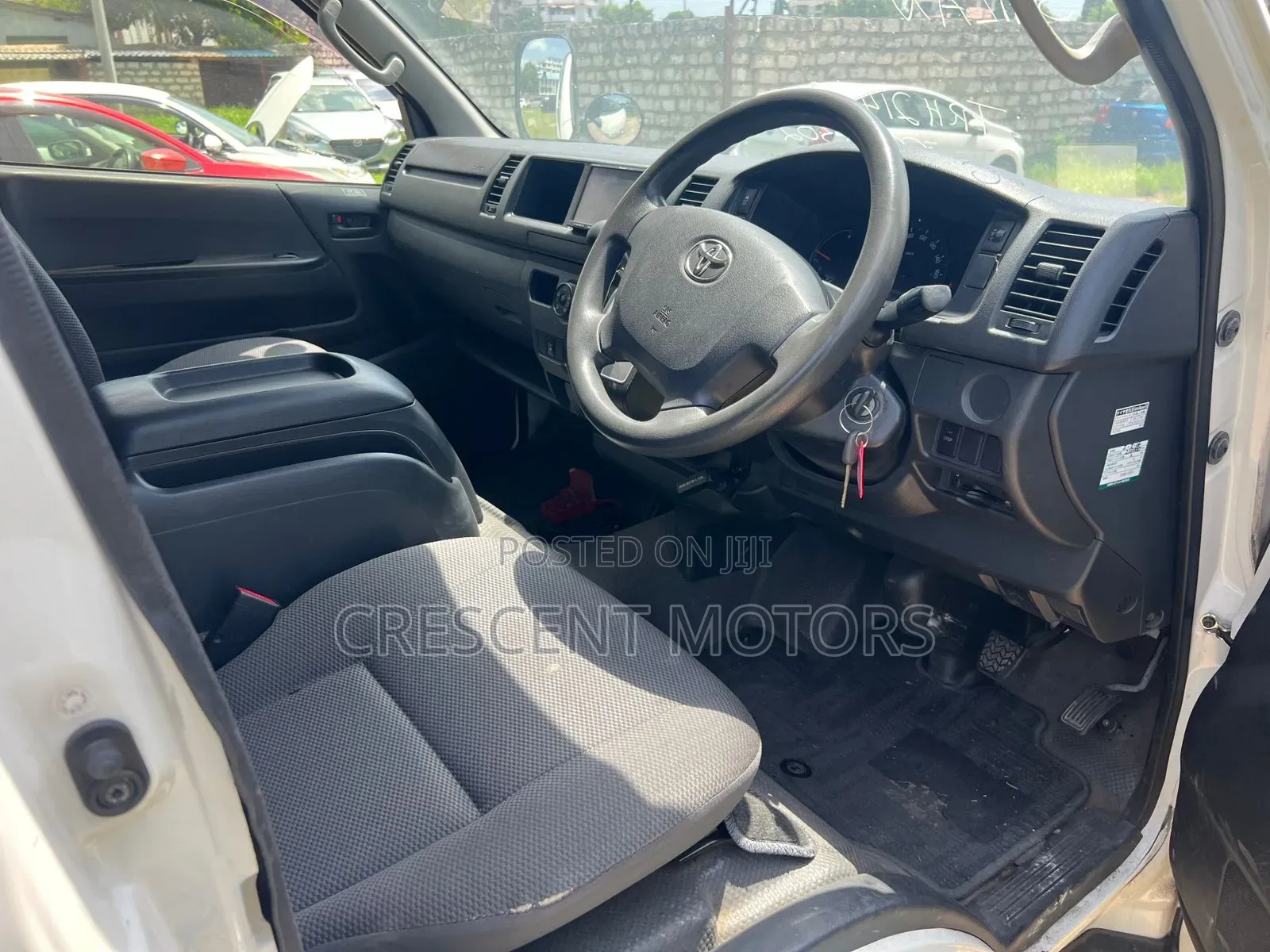 Toyota HiAce 2018 White