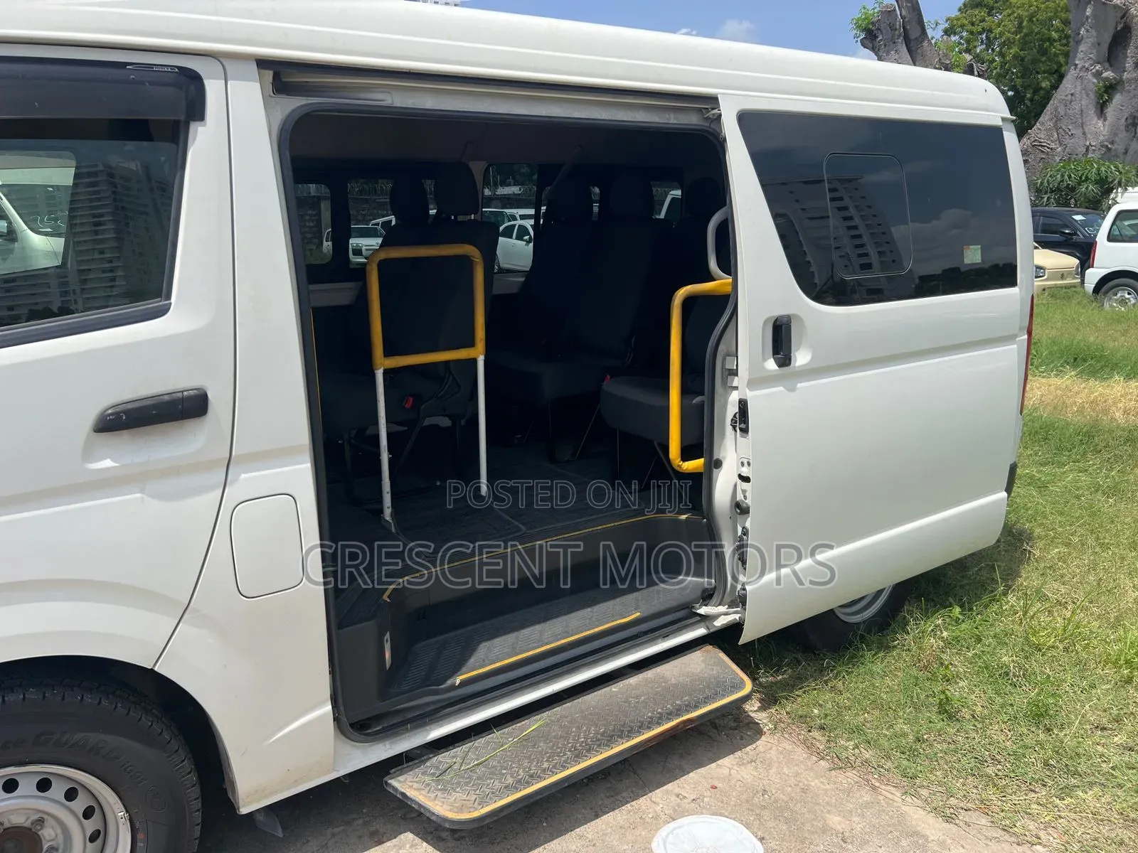 Toyota HiAce 2018 White