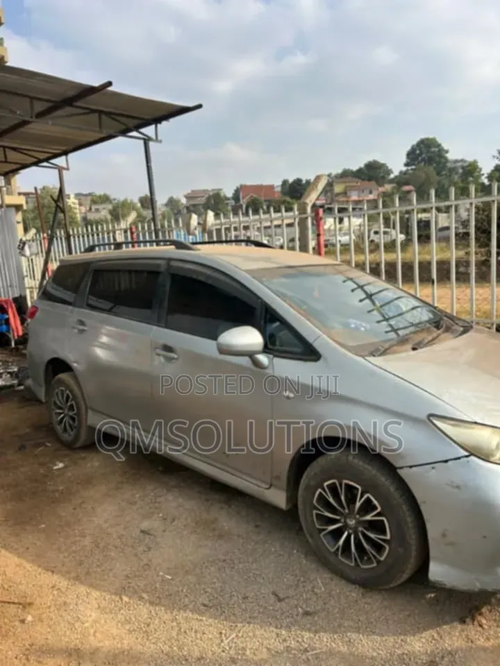 Toyota Wish 2010 Silver
