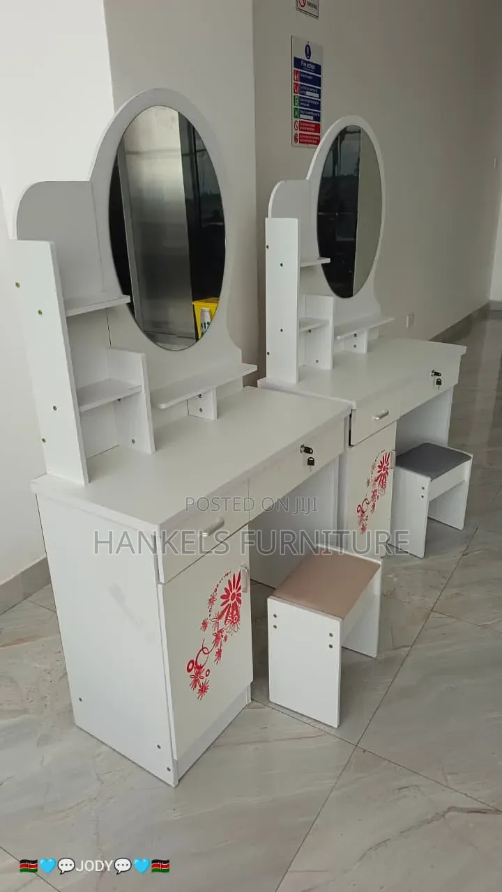 Luxury Dressing Table With Storage Drawers