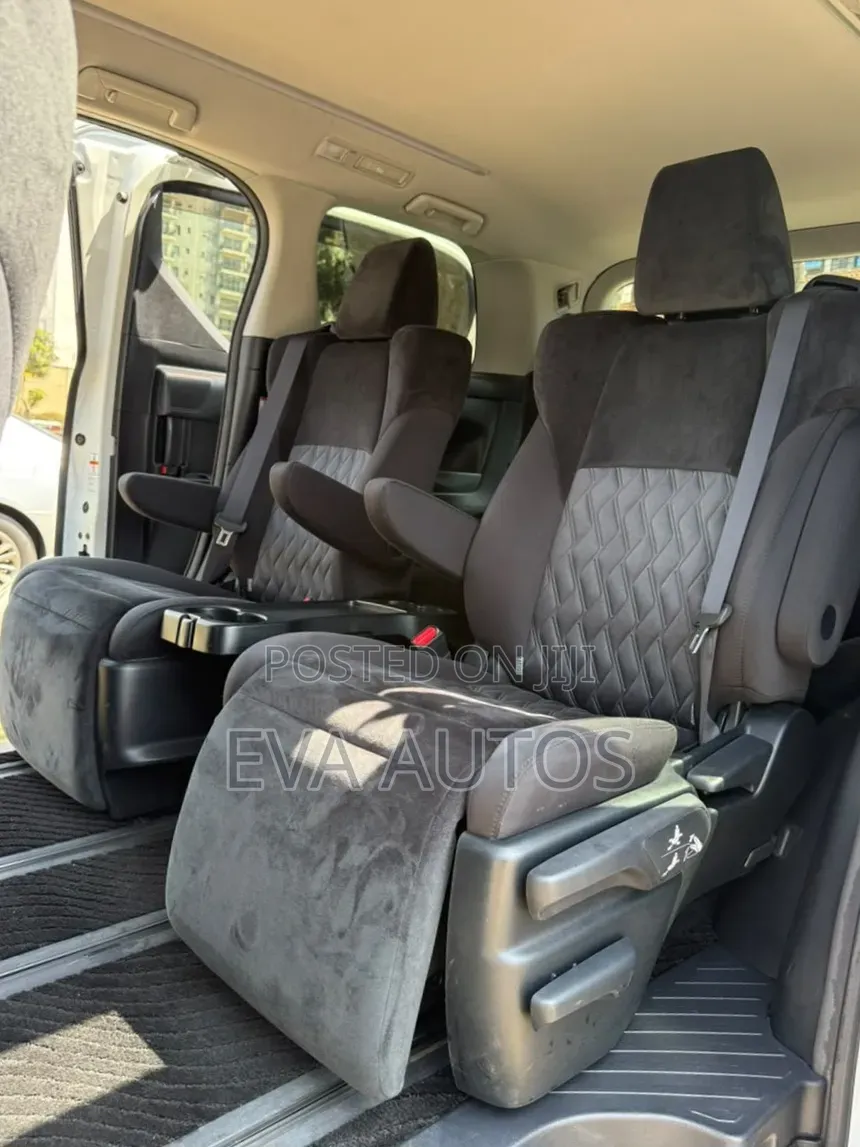Toyota Alphard 2019 White