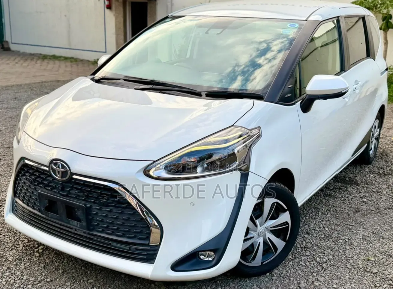 Toyota Sienta 2020 White